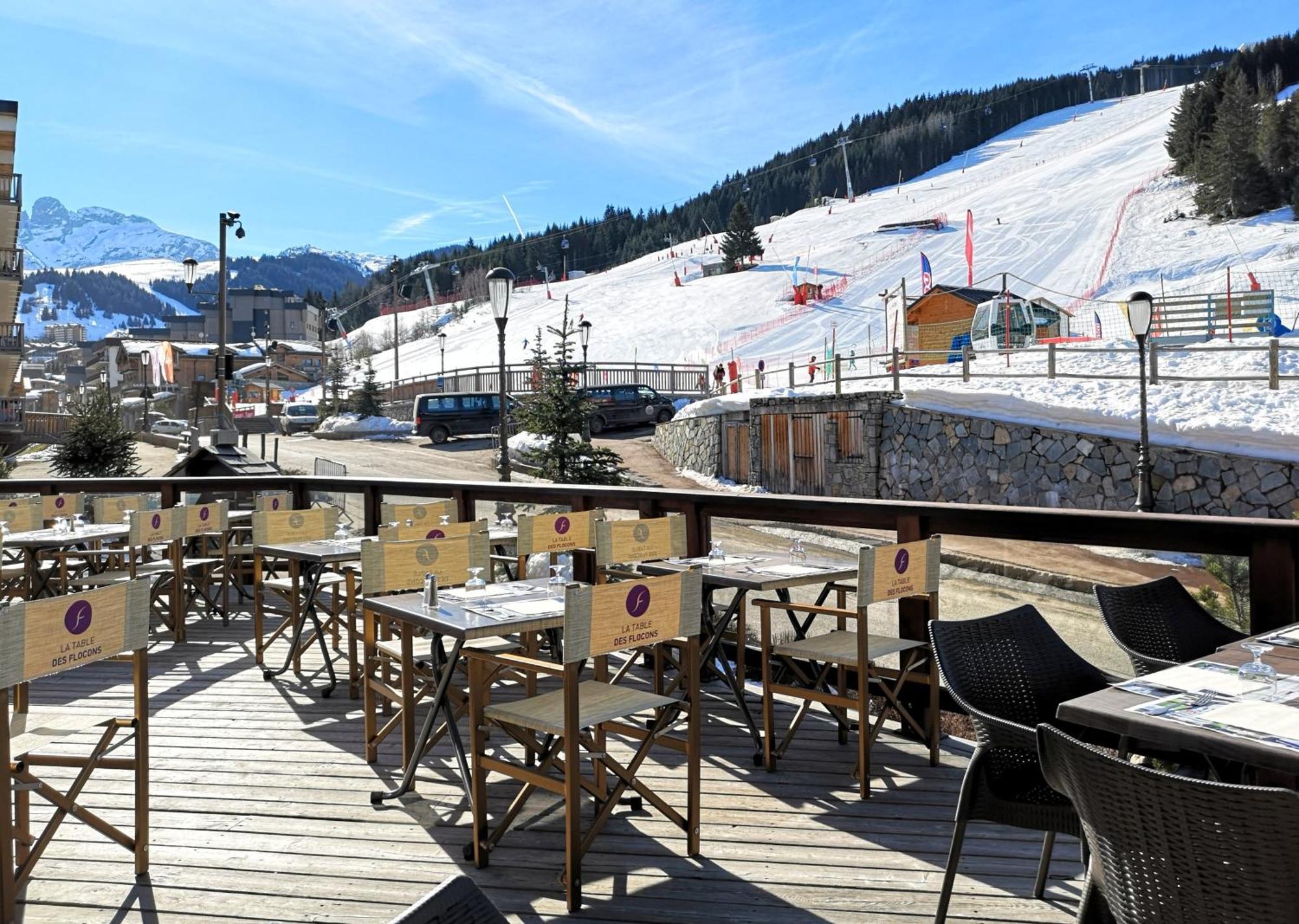 Hotel Les Flocons คูร์เชอแวล ภายนอก รูปภาพ