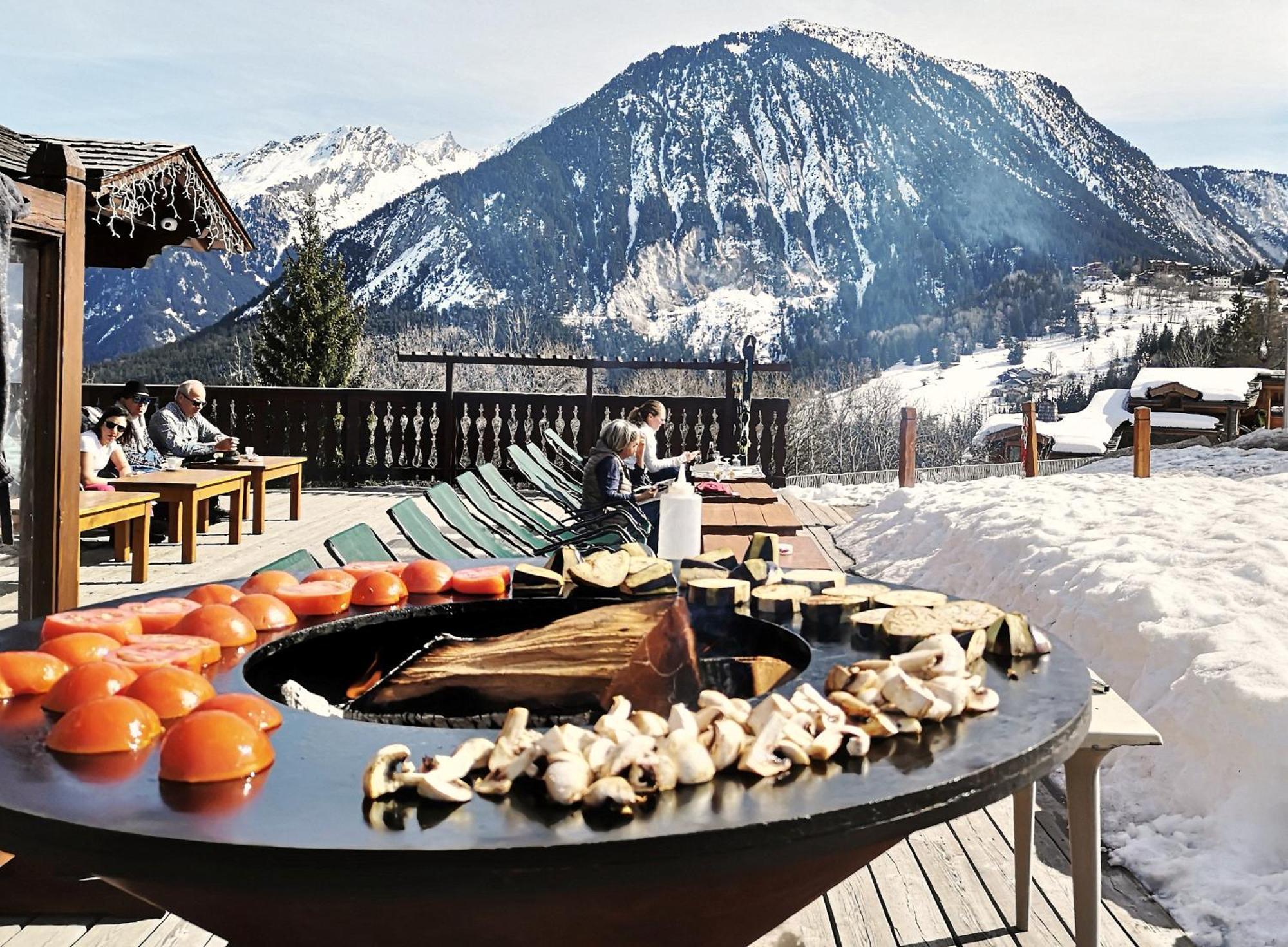 Hotel Les Flocons คูร์เชอแวล ภายนอก รูปภาพ